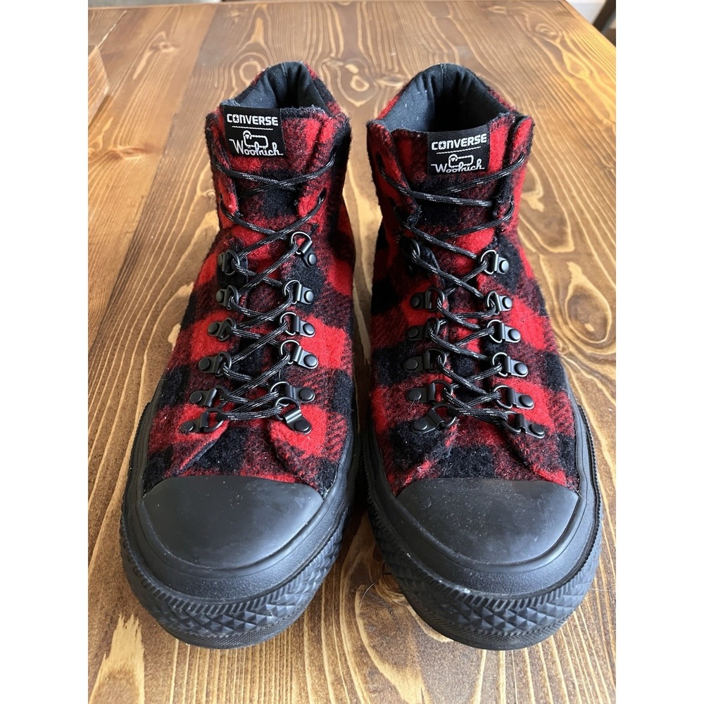 Converse Men’s Red and Black Chukka Boots
